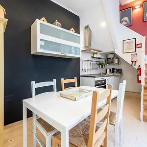 Appartamento Guestready - Baixa Blues For 4 People, Lisbona
